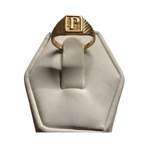 “P” ring 14kt solid yellow gold . Size 5